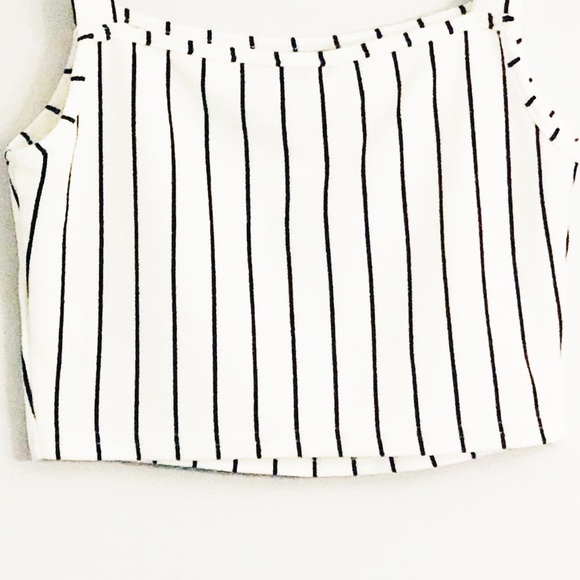 Shein Striped Black and White Crop Top Size Large - Picture 3 of 4